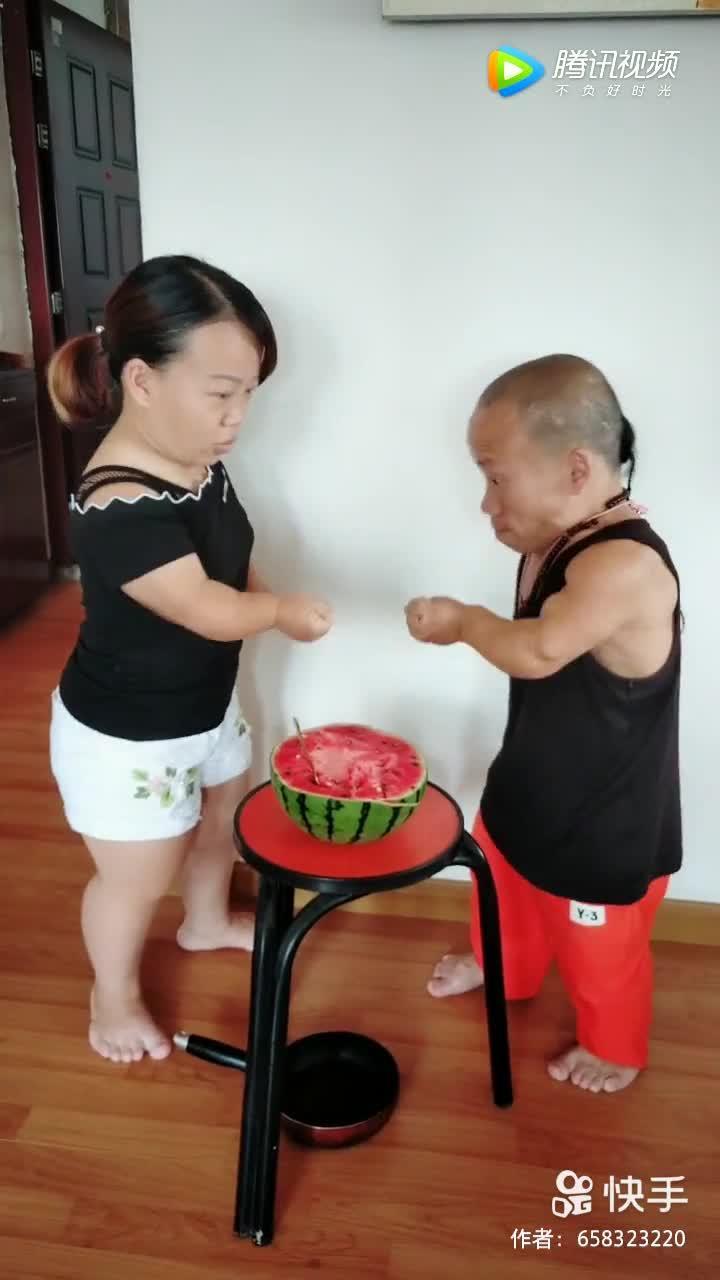 网红夫妻吃瓜了,揭秘娱乐圈幕后真相